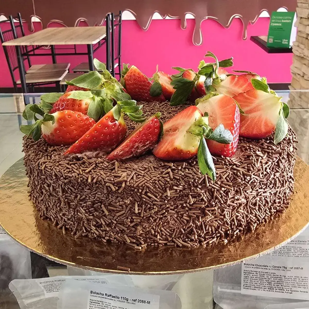 Bolo de Chocolate com Morangos