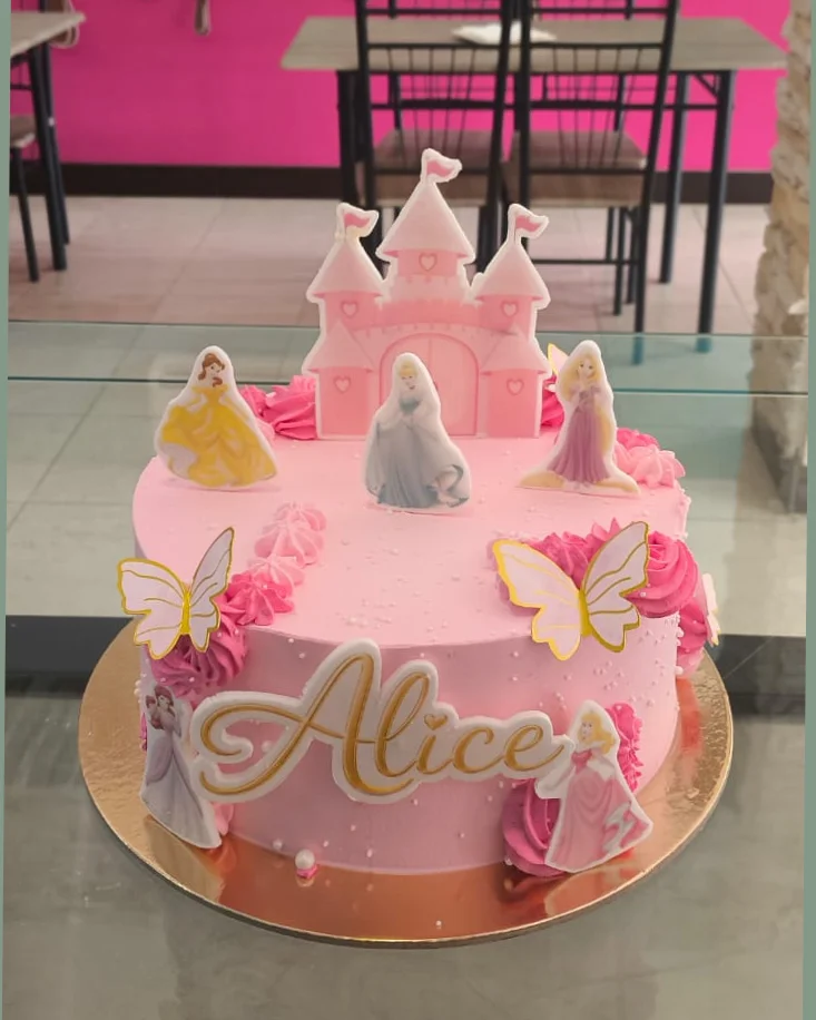 Bolo de Aniversário Princesas Disney