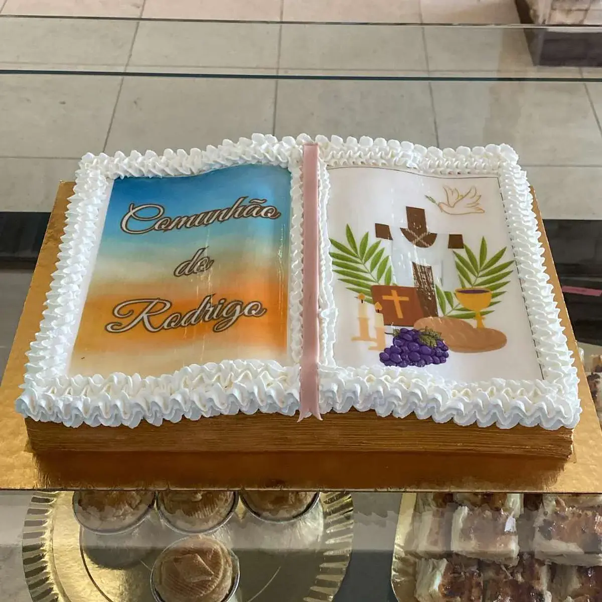 Bolo Comunhão Livro