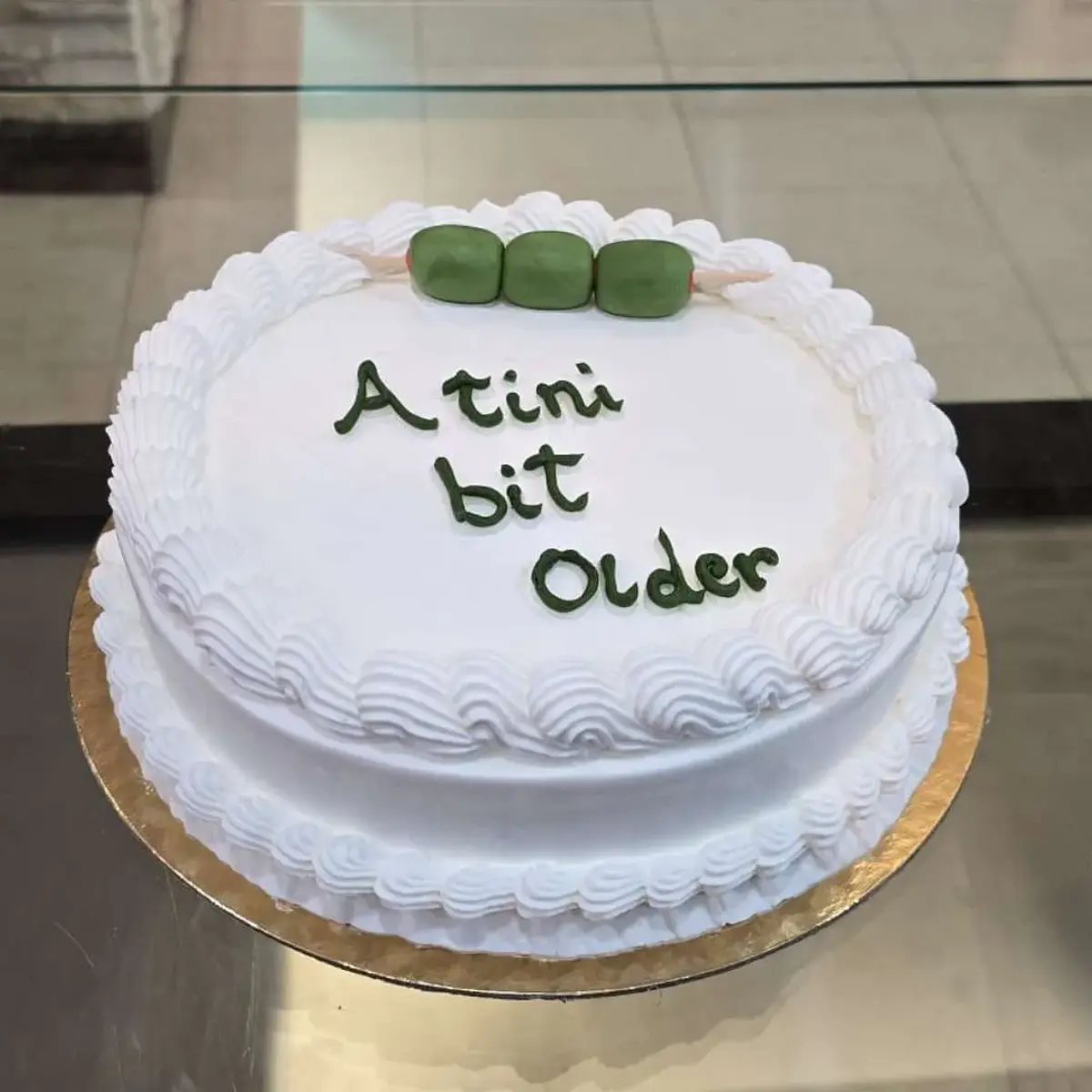 Bolo Branco e Verde Azeitona