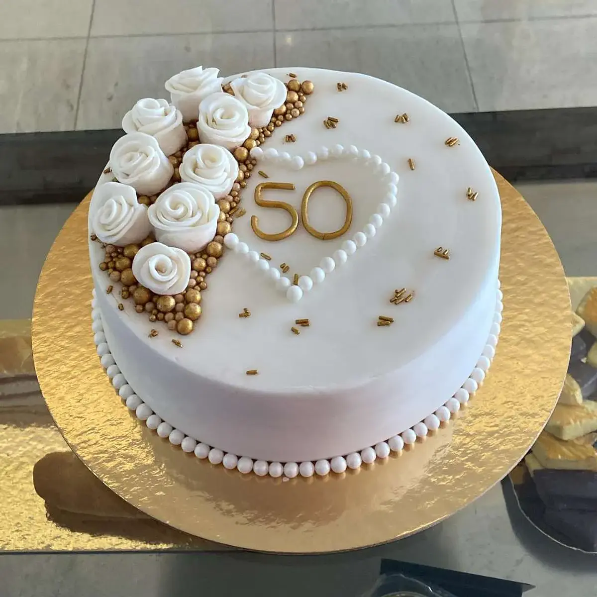 Bolo Bodas de Ouro em Pasta de Açúcar