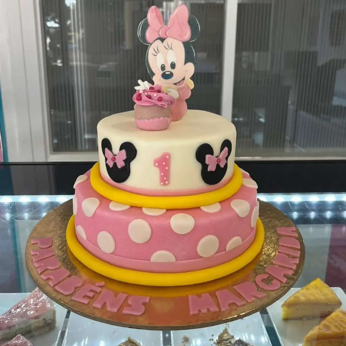 Bolo Minnie Bebé Dois Andares