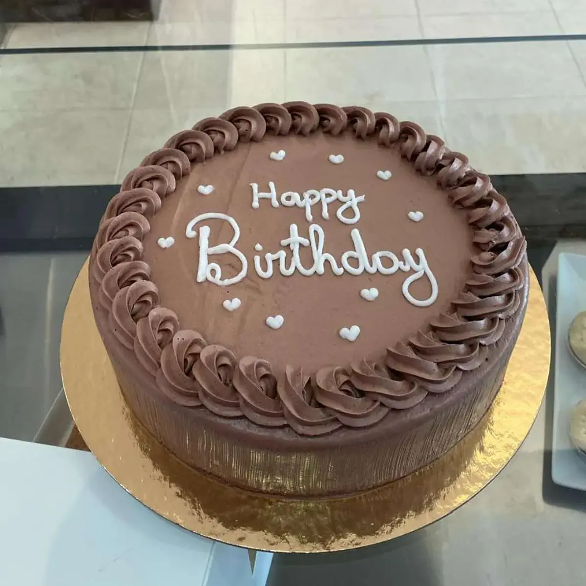 Bolo Aniversário Coberto Com Mousse de Chocolate de Leite