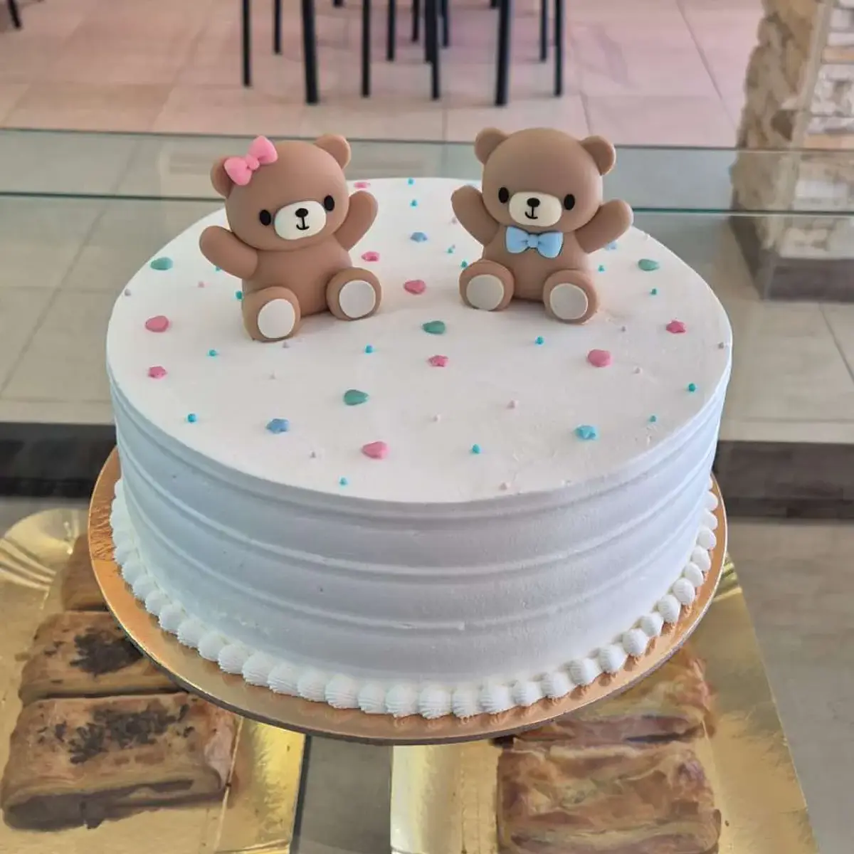 Bolo Chá de Revelação com Ursinhos