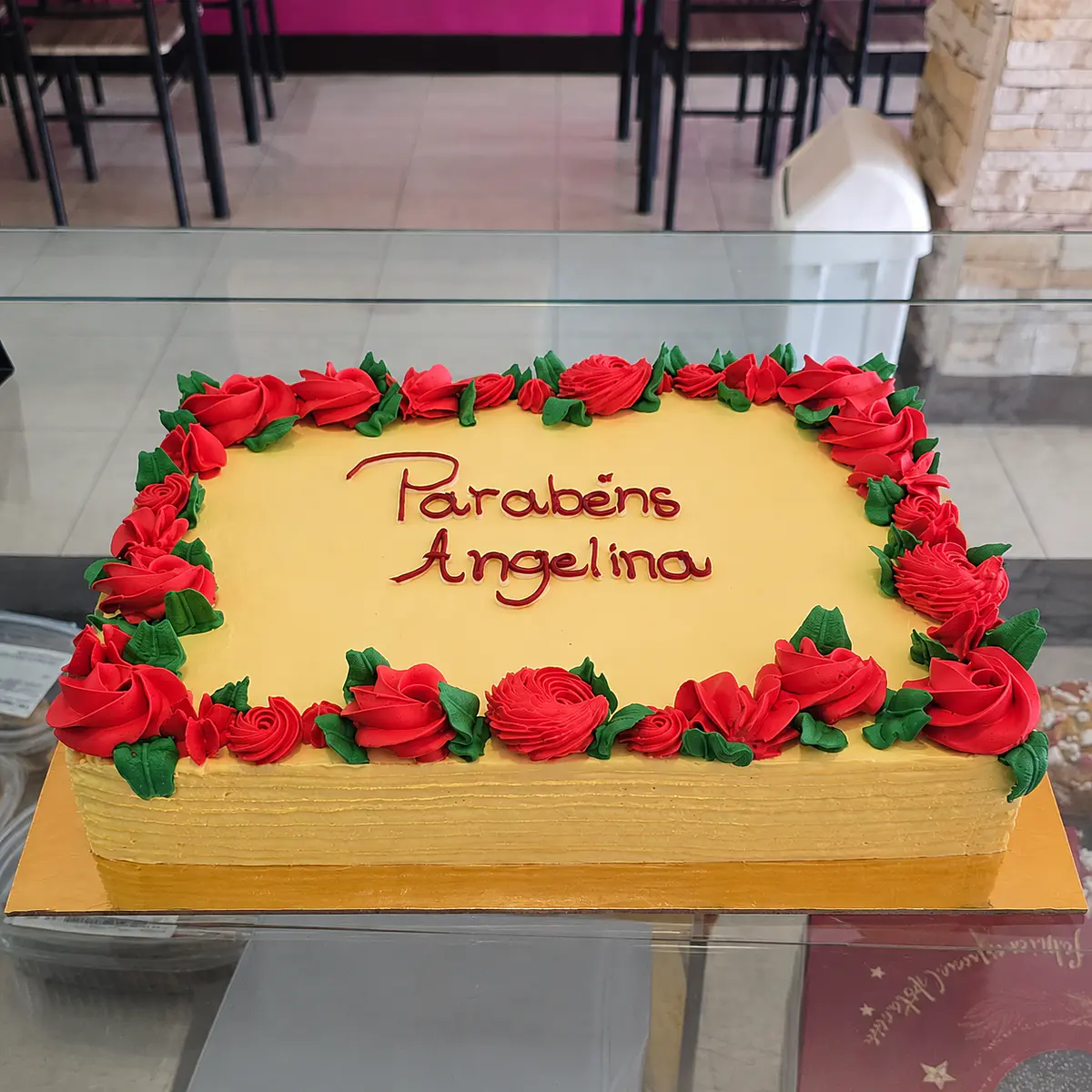 Bolo com Rosas Retangular
