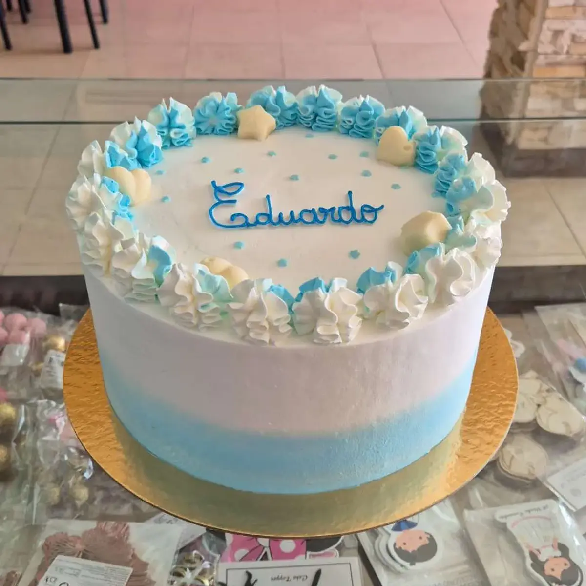 Bolo Branco e Azul