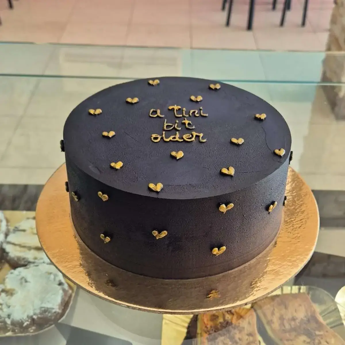 Bolo Preto e Dourado