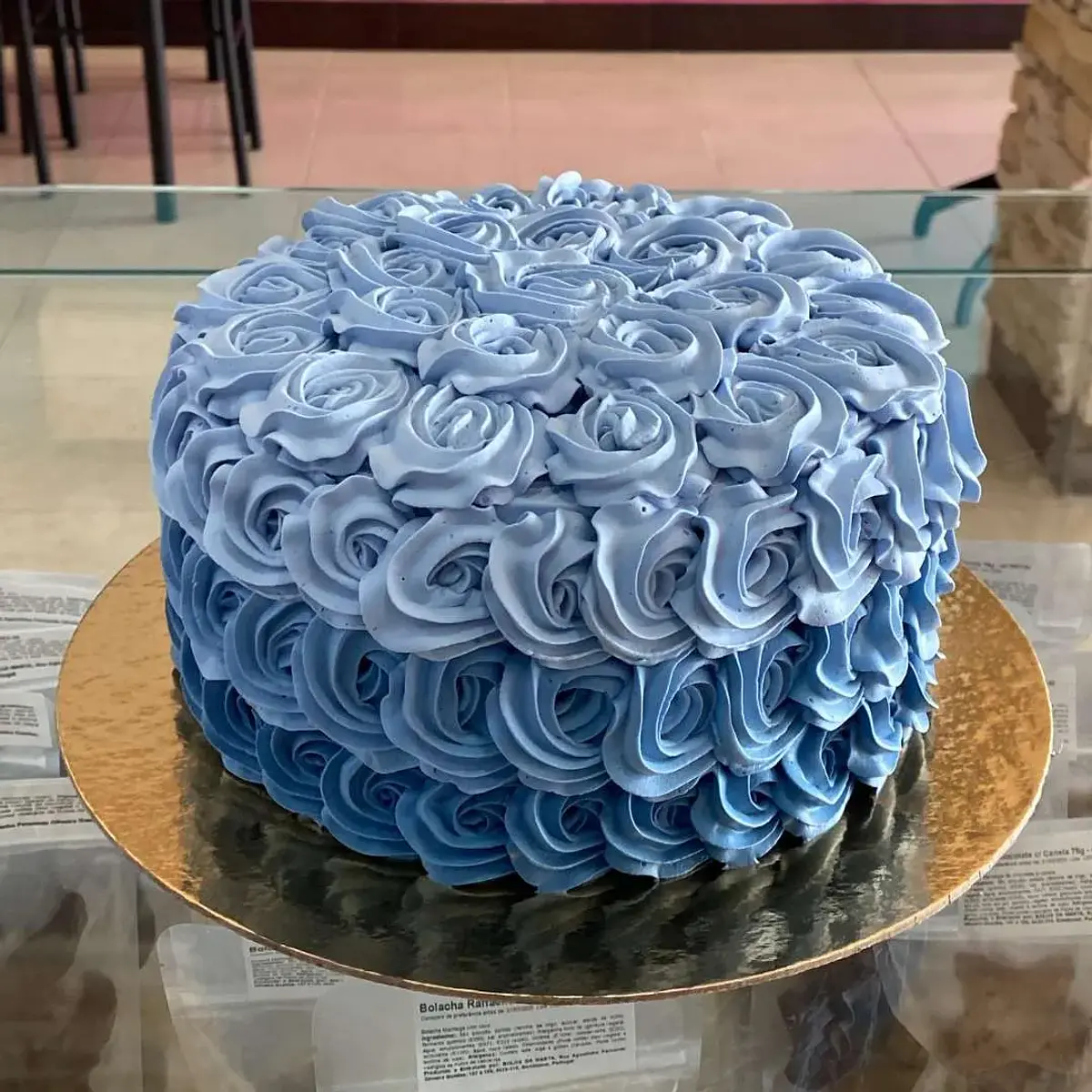 Bolo Efeito Rosas com Degrade Azul