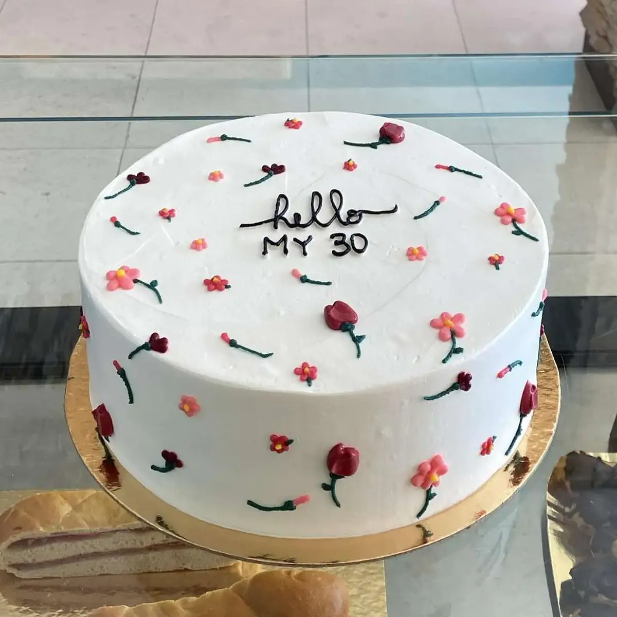 Bolo Branco Com Flores