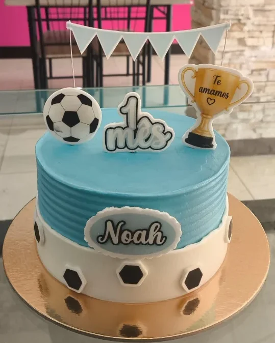 Bolo de Aniversário Futebol – 1 Mês