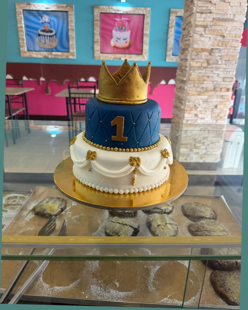 Bolo de Aniversário Príncipe de 2 Andares