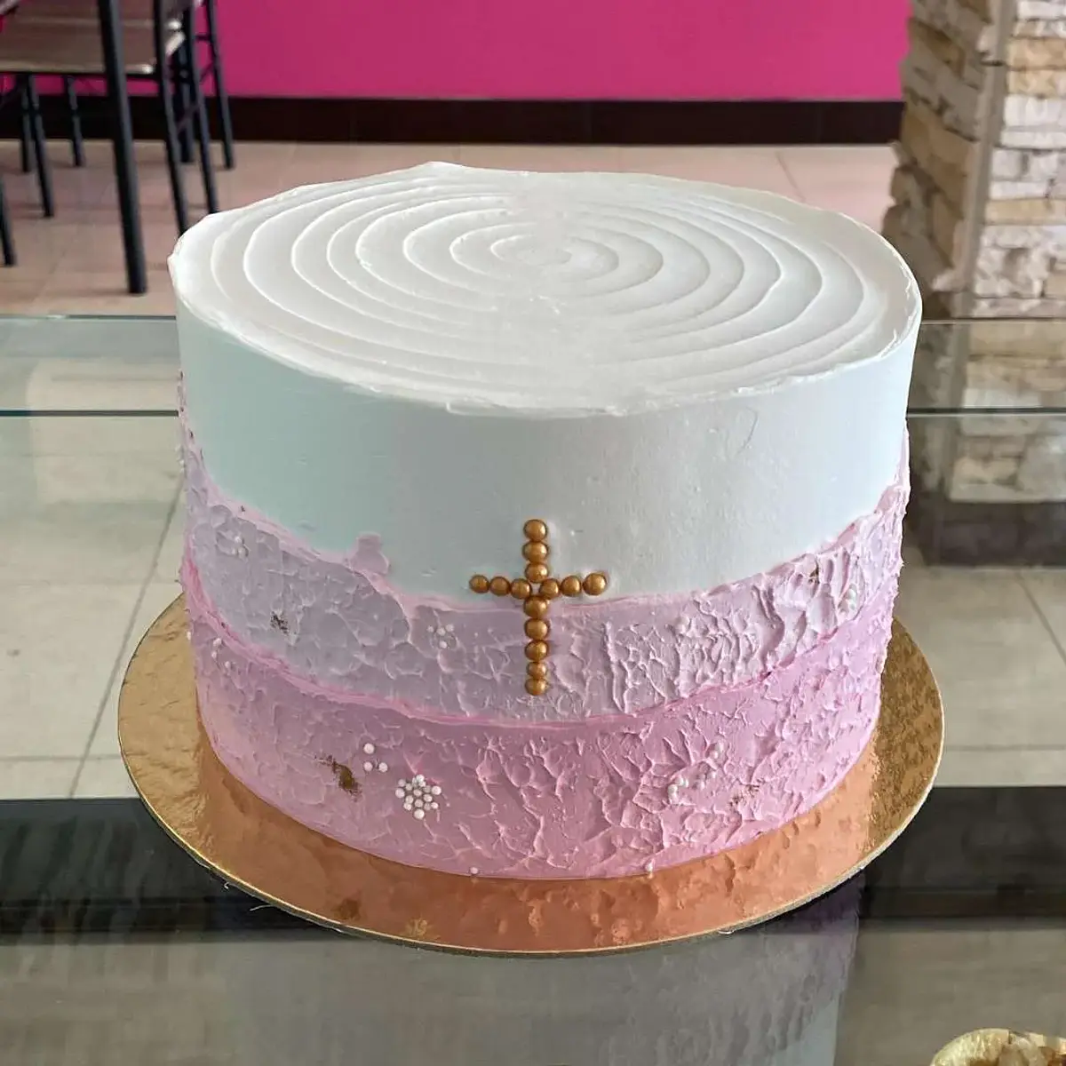 Bolo Comunhão Rosa e Dourado